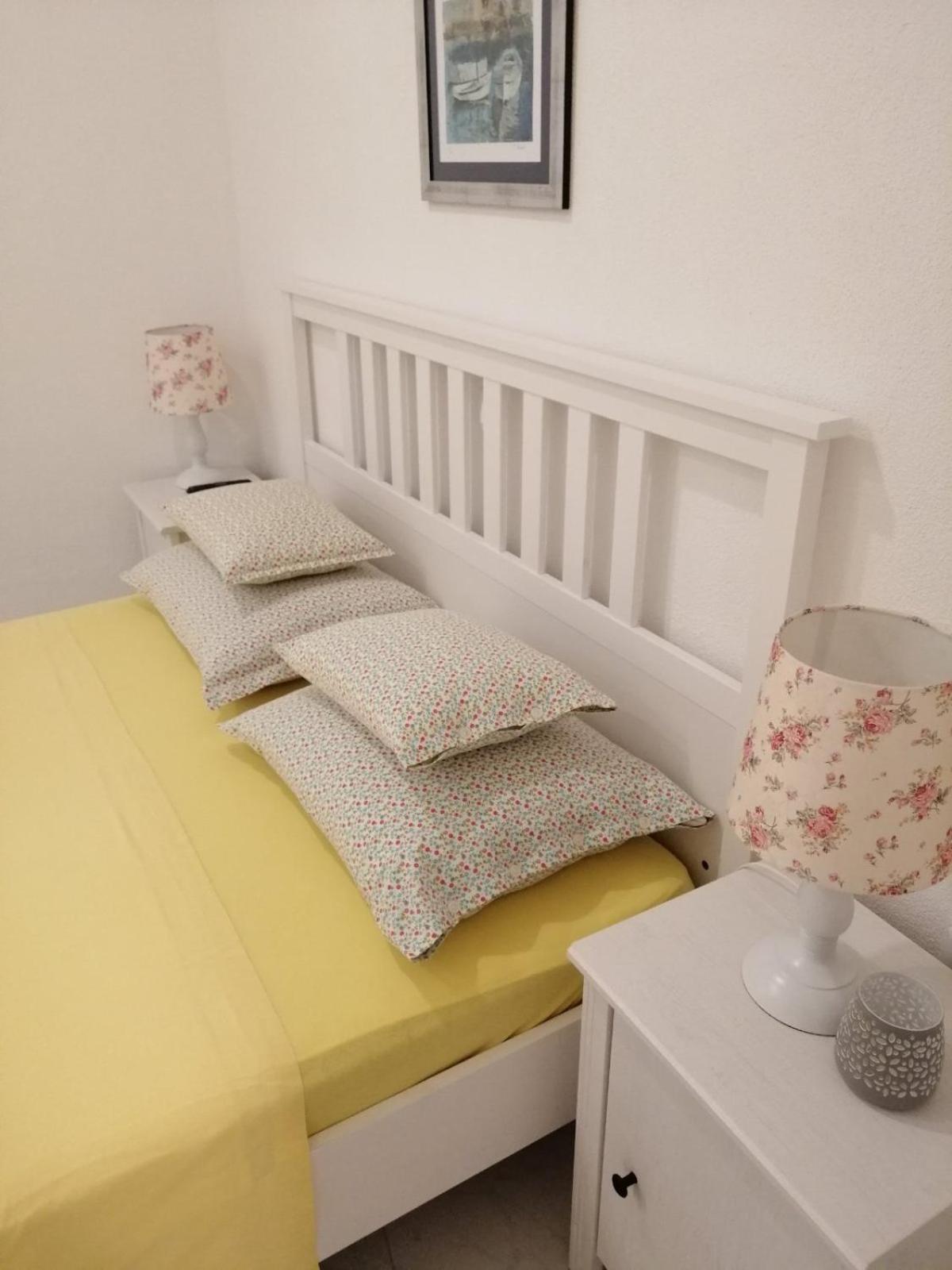 Ljubica apartman in historic center Vis Cameră foto